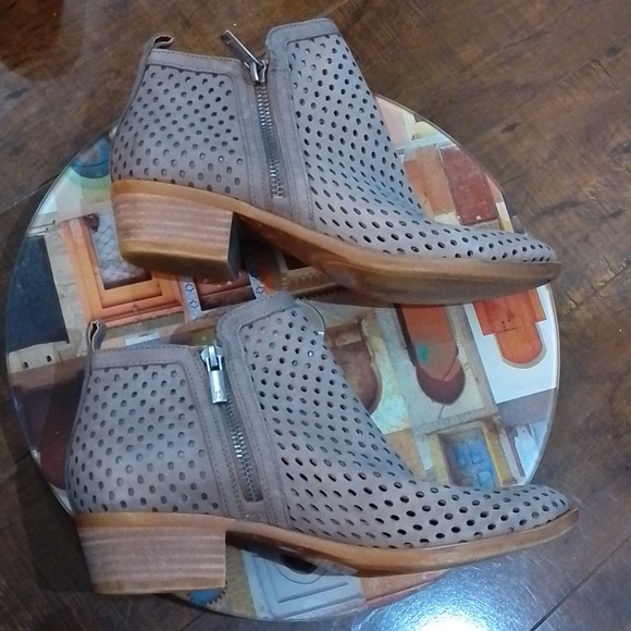 F2 Lucky Brand 7 perforated ankle boots - Picture 4 of 8